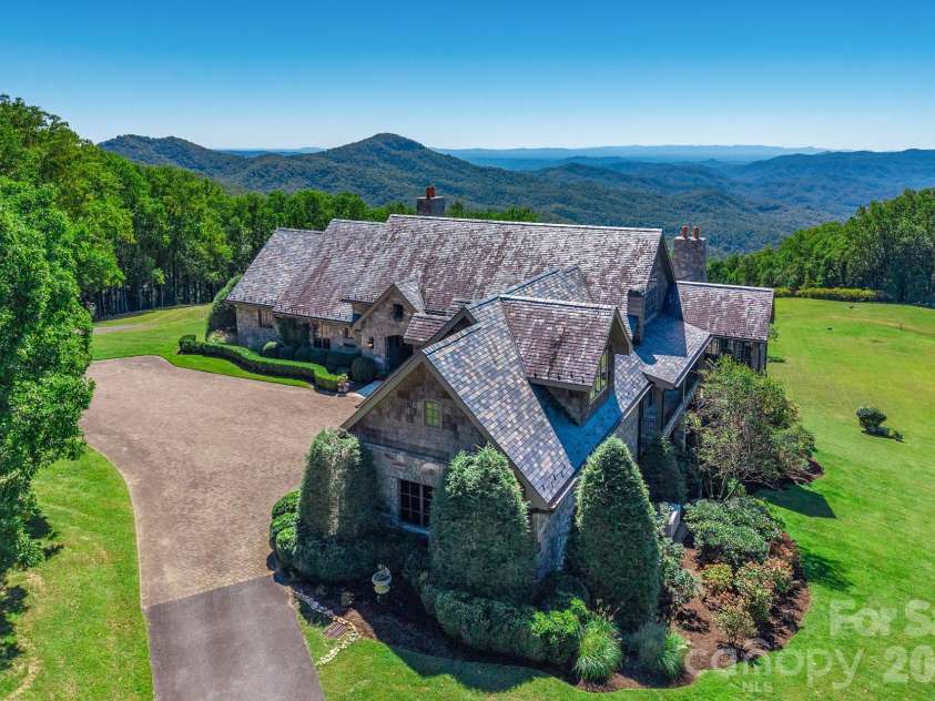 733 Dogwood Lane, Blowing Rock, NC 28605.  MLS# CAR4429155, YatesRealty ID 54463. 