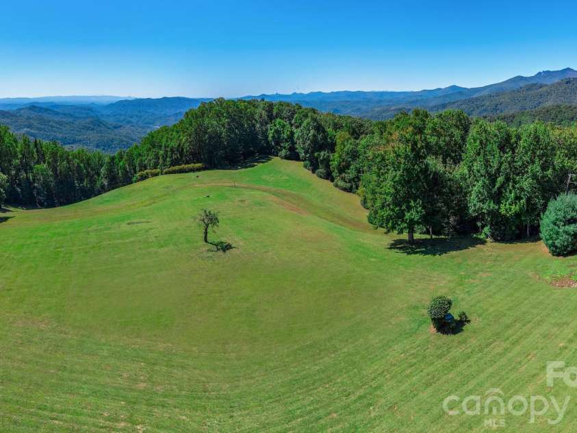 733 Dogwood Lane, Blowing Rock, NC 28605.  MLS# CAR4429155, YatesRealty ID 54463. 