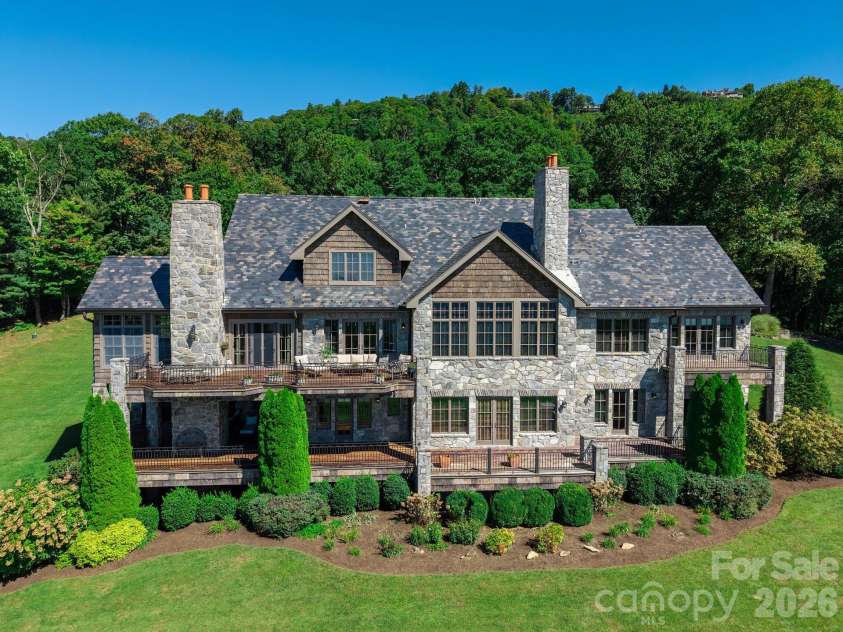 733 Dogwood Lane, Blowing Rock, NC 28605.  MLS# CAR4429155, YatesRealty ID 54463. 