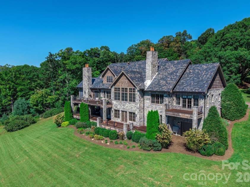 733 Dogwood Lane, Blowing Rock, NC 28605.  MLS# CAR4429155, YatesRealty ID 54463. 