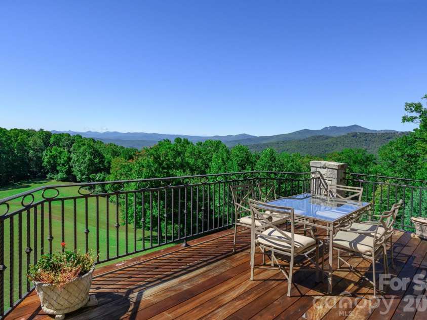 733 Dogwood Lane, Blowing Rock, NC 28605.  MLS# CAR4429155, YatesRealty ID 54463. 