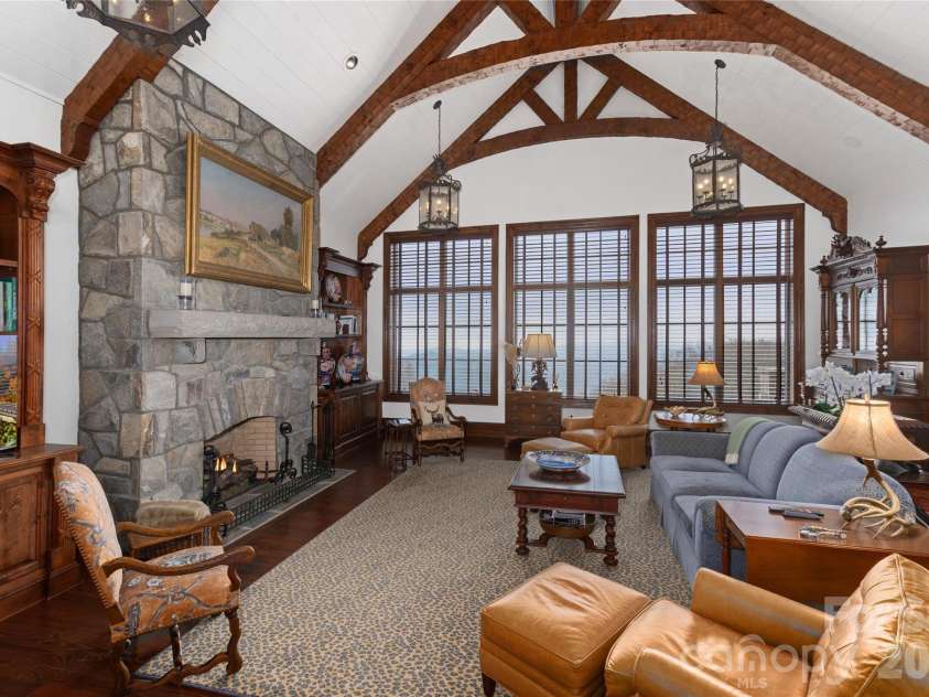 733 Dogwood Lane, Blowing Rock, NC 28605.  MLS# CAR4429155, YatesRealty ID 54463. 