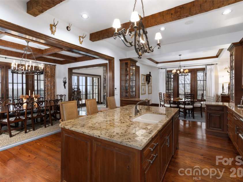 733 Dogwood Lane, Blowing Rock, NC 28605.  MLS# CAR4429155, YatesRealty ID 54463. 