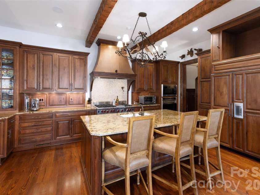 733 Dogwood Lane, Blowing Rock, NC 28605.  MLS# CAR4429155, YatesRealty ID 54463. 