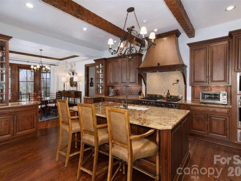 733 Dogwood Lane, Blowing Rock, NC 28605.  MLS# CAR4429155, YatesRealty ID 54463. 