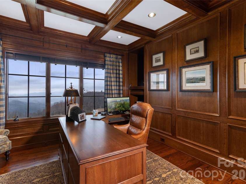 733 Dogwood Lane, Blowing Rock, NC 28605.  MLS# CAR4429155, YatesRealty ID 54463. 