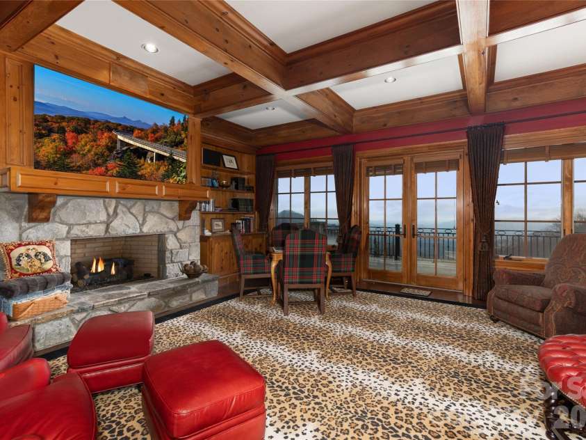 733 Dogwood Lane, Blowing Rock, NC 28605.  MLS# CAR4429155, YatesRealty ID 54463. 