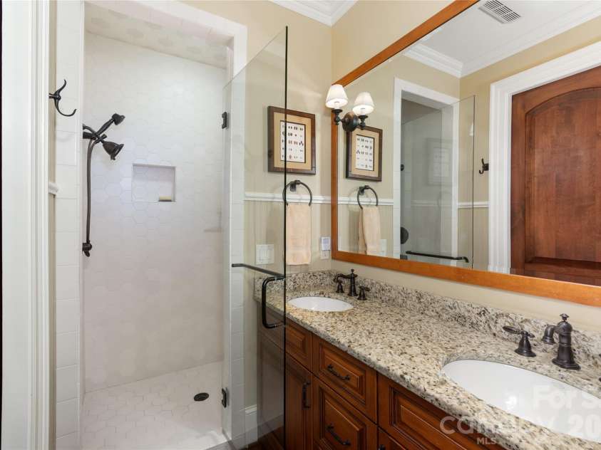 733 Dogwood Lane, Blowing Rock, NC 28605.  MLS# CAR4429155, YatesRealty ID 54463. 