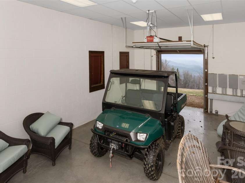 733 Dogwood Lane, Blowing Rock, NC 28605.  MLS# CAR4429155, YatesRealty ID 54463. 