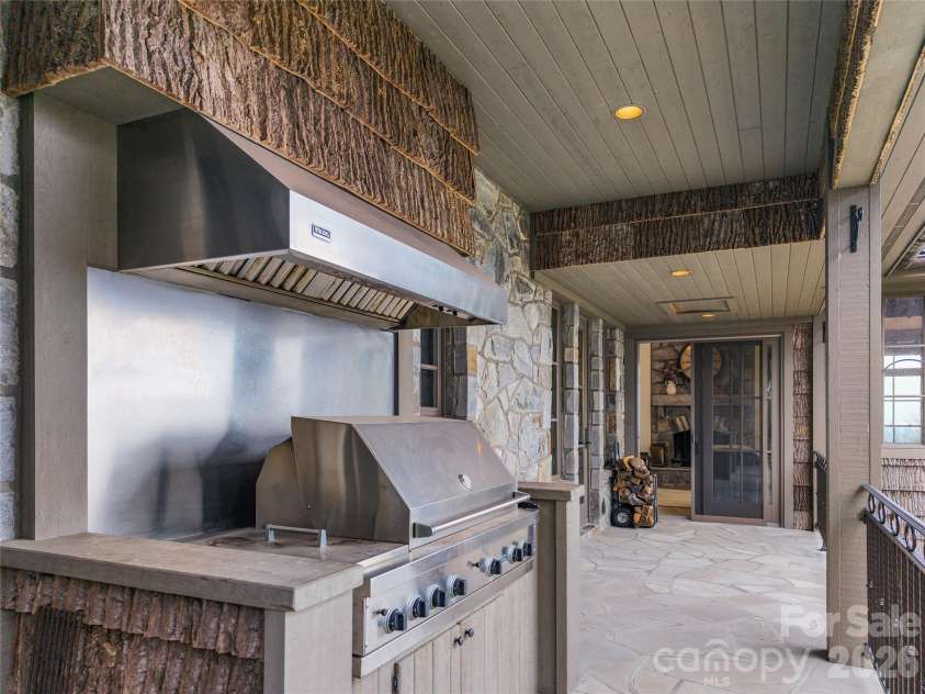 733 Dogwood Lane, Blowing Rock, NC 28605.  MLS# CAR4429155, YatesRealty ID 54463. 