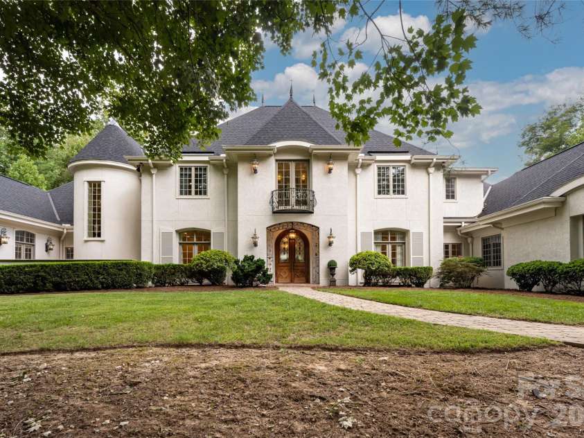 23 Cedar Hill Drive, Asheville, NC 28803.  MLS# CAR4426816, YatesRealty ID 54464. 