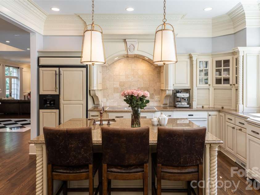 23 Cedar Hill Drive, Asheville, NC 28803.  MLS# CAR4426816, YatesRealty ID 54464. 