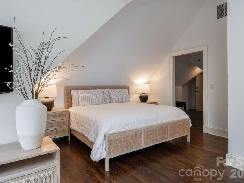 23 Cedar Hill Drive, Asheville, NC 28803.  MLS# CAR4426816, YatesRealty ID 54464. 