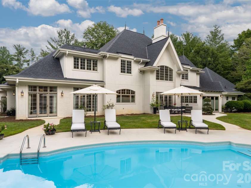 23 Cedar Hill Drive, Asheville, NC 28803.  MLS# CAR4426816, YatesRealty ID 54464. 