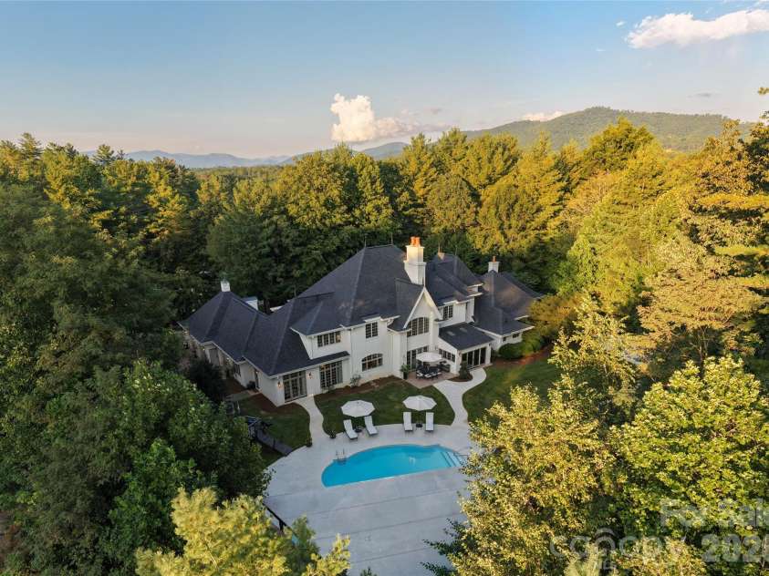 23 Cedar Hill Drive, Asheville, NC 28803.  MLS# CAR4426816, YatesRealty ID 54464. 