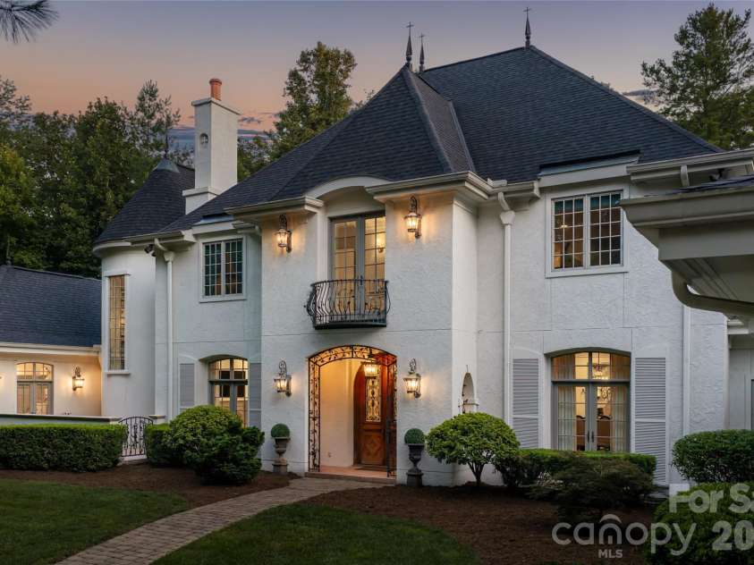23 Cedar Hill Drive, Asheville, NC 28803.  MLS# CAR4426816, YatesRealty ID 54464. 