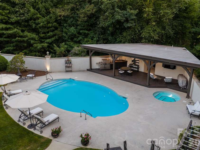 23 Cedar Hill Drive, Asheville, NC 28803.  MLS# CAR4426816, YatesRealty ID 54464. 