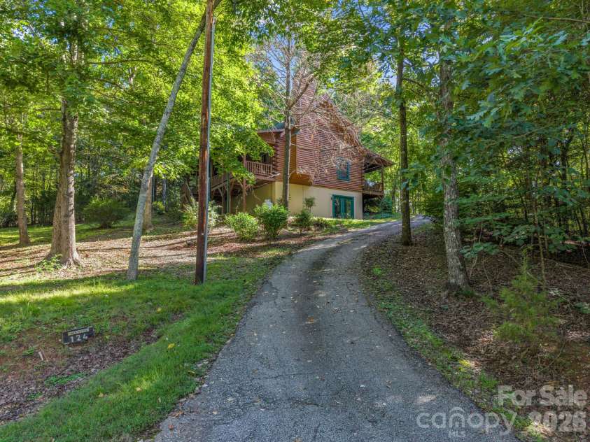 124 Starling Lane, Lake Lure, NC 28746.  MLS# CAR4430565, YatesRealty ID 54465. Driveway