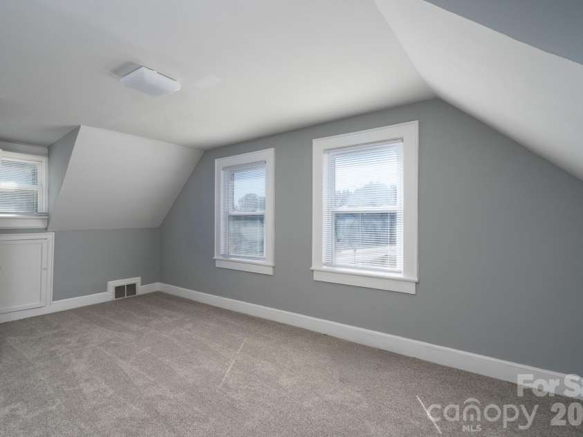 201 Cleveland Avenue, Kings Mountain, NC 28086.  MLS# CAR4427782, YatesRealty ID 54466. 
