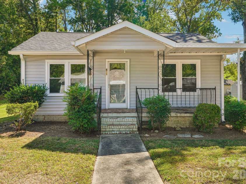 611 Clarinda Street, Rock Hill, SC 29730.  MLS# CAR4413391, YatesRealty ID 54469. 