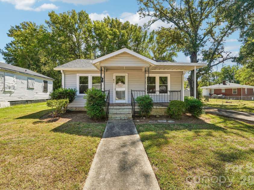 611 Clarinda Street, Rock Hill, SC 29730.  MLS# CAR4413391, YatesRealty ID 54469. 