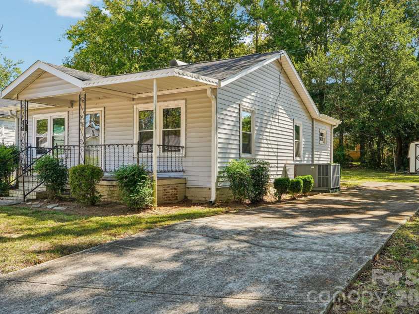 611 Clarinda Street, Rock Hill, SC 29730.  MLS# CAR4413391, YatesRealty ID 54469. 