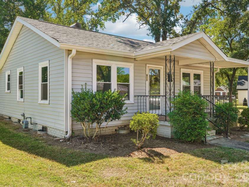 611 Clarinda Street, Rock Hill, SC 29730.  MLS# CAR4413391, YatesRealty ID 54469. 