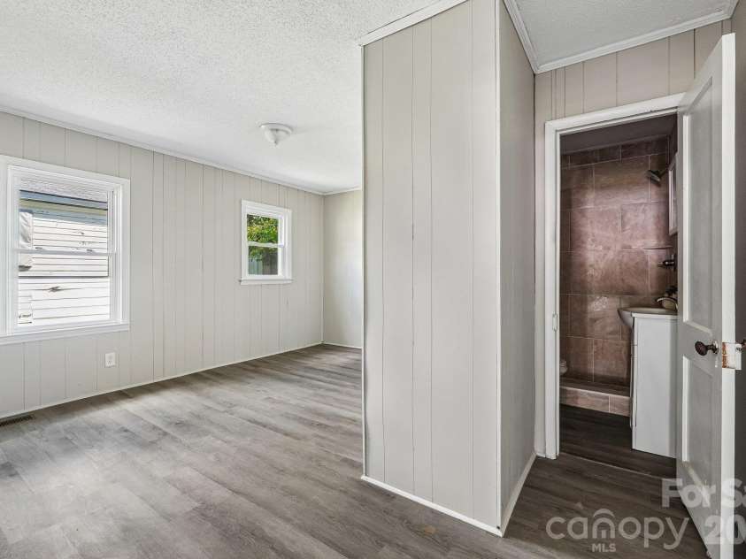 611 Clarinda Street, Rock Hill, SC 29730.  MLS# CAR4413391, YatesRealty ID 54469. 