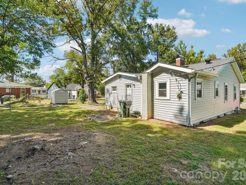 611 Clarinda Street, Rock Hill, SC 29730.  MLS# CAR4413391, YatesRealty ID 54469. 