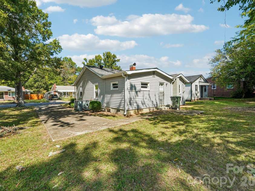 611 Clarinda Street, Rock Hill, SC 29730.  MLS# CAR4413391, YatesRealty ID 54469. 