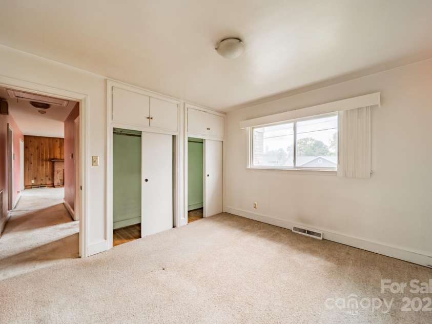 1400 Russell Avenue, Charlotte, NC 28216.  MLS# CAR4237759, YatesRealty ID 5447. Bedroom 2
