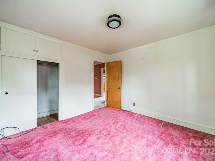 1400 Russell Avenue, Charlotte, NC 28216.  MLS# CAR4237759, YatesRealty ID 5447. Bedroom 3