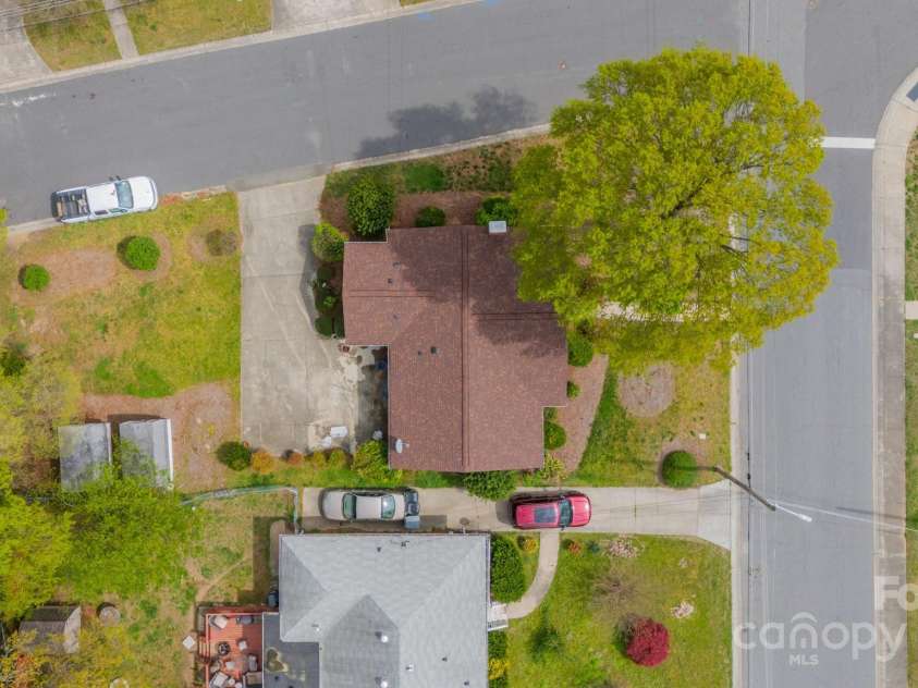 1400 Russell Avenue, Charlotte, NC 28216.  MLS# CAR4237759, YatesRealty ID 5447. Lot aerial view