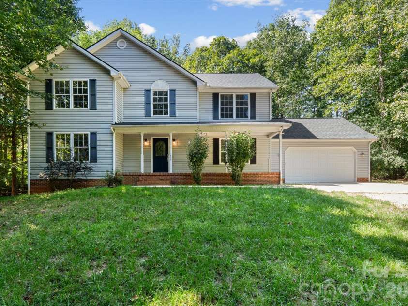 8327 Loma Linda Loop, Waxhaw, NC 28173.  MLS# CAR4430270, YatesRealty ID 54470. 