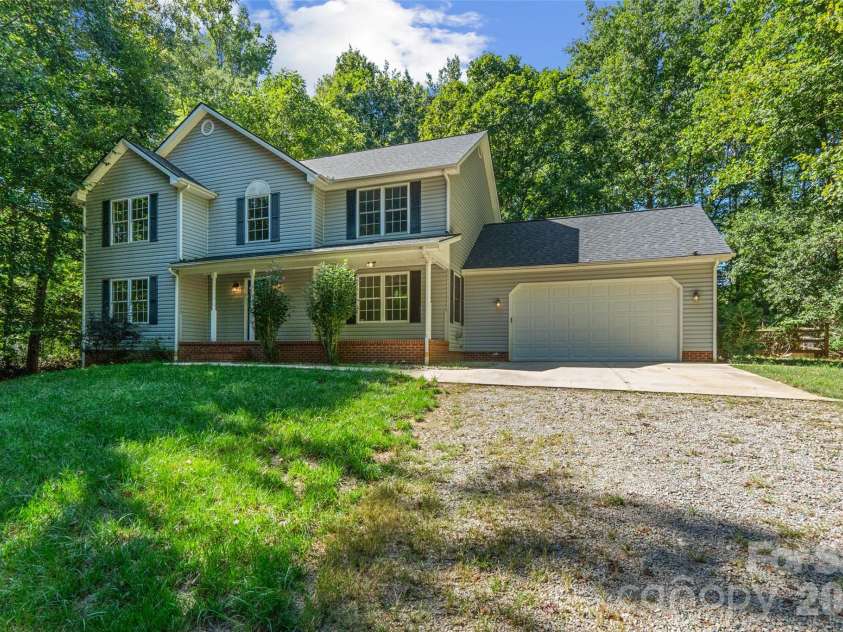 8327 Loma Linda Loop, Waxhaw, NC 28173.  MLS# CAR4430270, YatesRealty ID 54470. 