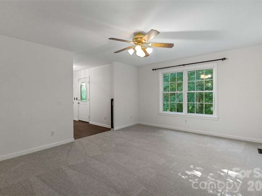 8327 Loma Linda Loop, Waxhaw, NC 28173.  MLS# CAR4430270, YatesRealty ID 54470. 