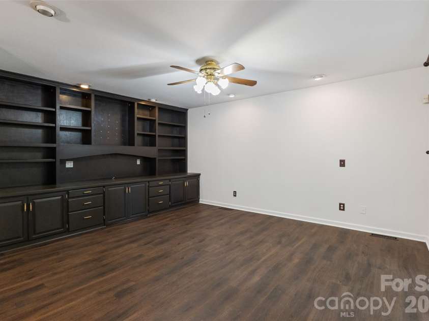 8327 Loma Linda Loop, Waxhaw, NC 28173.  MLS# CAR4430270, YatesRealty ID 54470. 