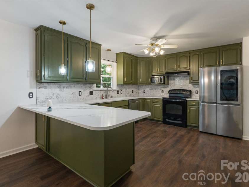 8327 Loma Linda Loop, Waxhaw, NC 28173.  MLS# CAR4430270, YatesRealty ID 54470. 
