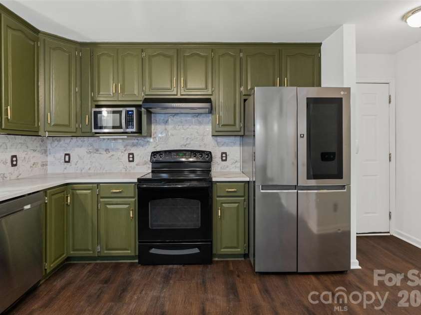 8327 Loma Linda Loop, Waxhaw, NC 28173.  MLS# CAR4430270, YatesRealty ID 54470. 