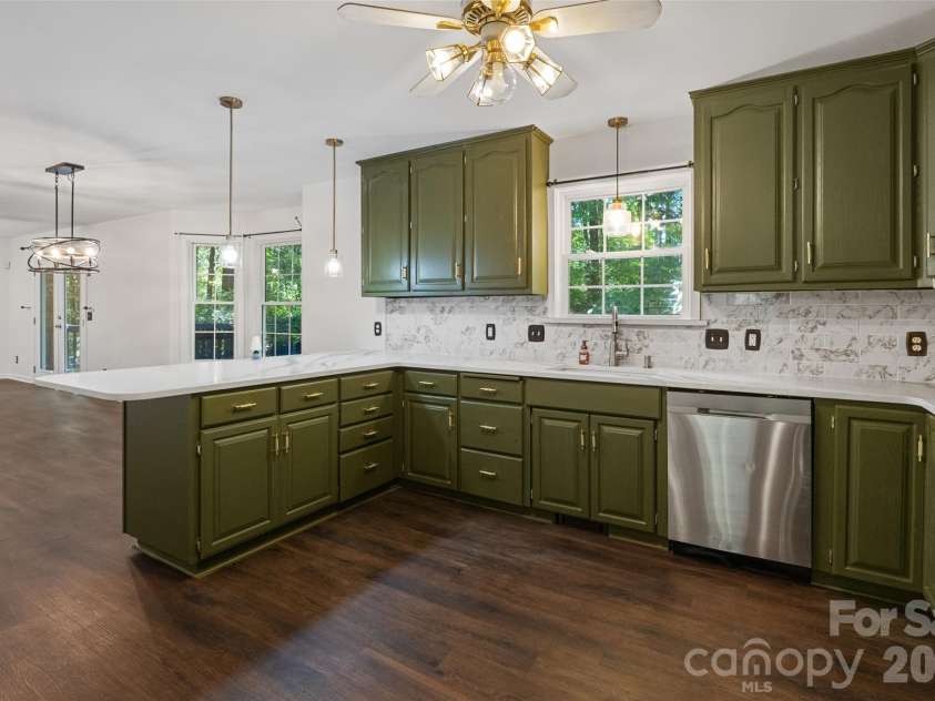 8327 Loma Linda Loop, Waxhaw, NC 28173.  MLS# CAR4430270, YatesRealty ID 54470. 