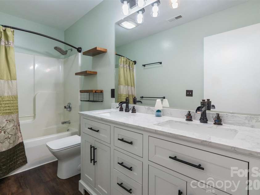 8327 Loma Linda Loop, Waxhaw, NC 28173.  MLS# CAR4430270, YatesRealty ID 54470. 