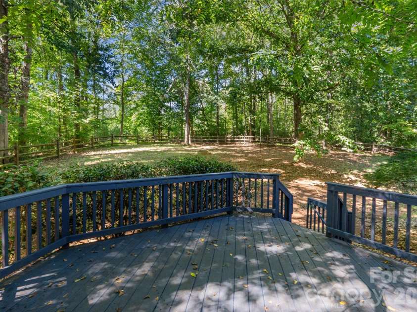 8327 Loma Linda Loop, Waxhaw, NC 28173.  MLS# CAR4430270, YatesRealty ID 54470. 