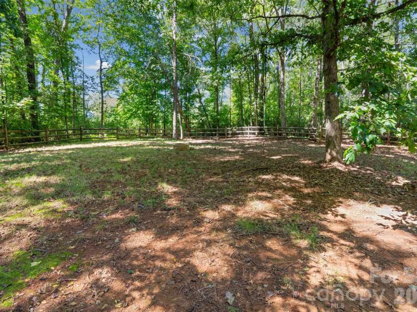 8327 Loma Linda Loop, Waxhaw, NC 28173.  MLS# CAR4430270, YatesRealty ID 54470. 