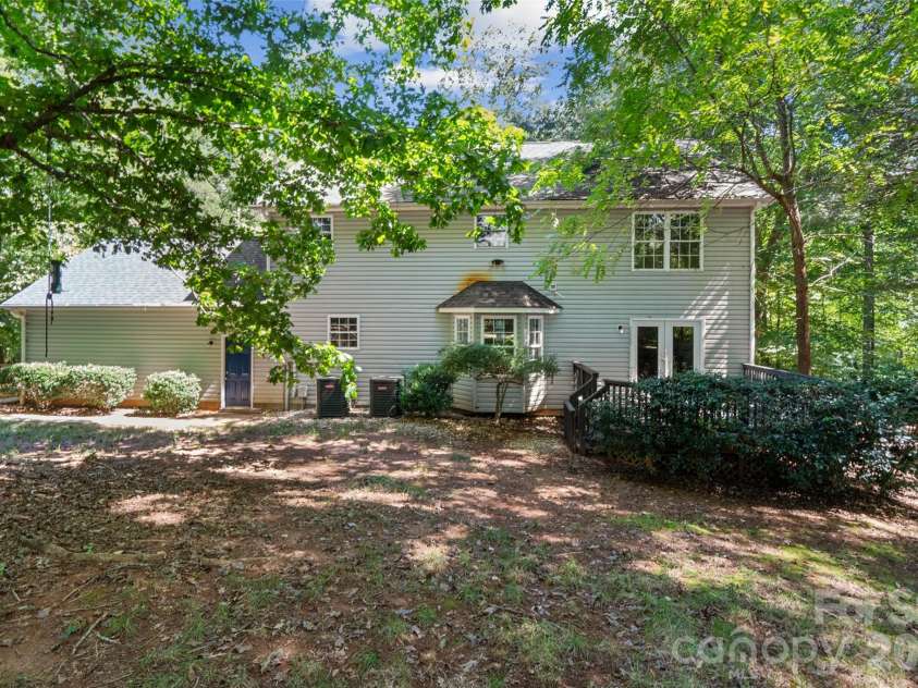 8327 Loma Linda Loop, Waxhaw, NC 28173.  MLS# CAR4430270, YatesRealty ID 54470. 
