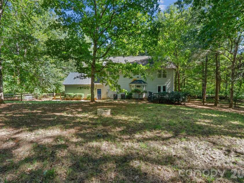 8327 Loma Linda Loop, Waxhaw, NC 28173.  MLS# CAR4430270, YatesRealty ID 54470. 