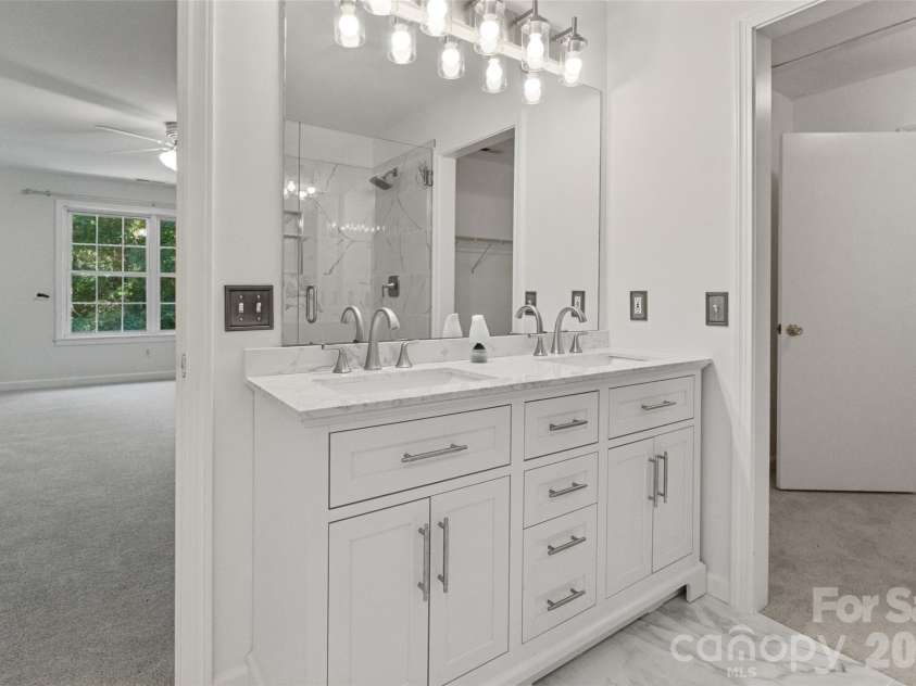 8327 Loma Linda Loop, Waxhaw, NC 28173.  MLS# CAR4430270, YatesRealty ID 54470. 