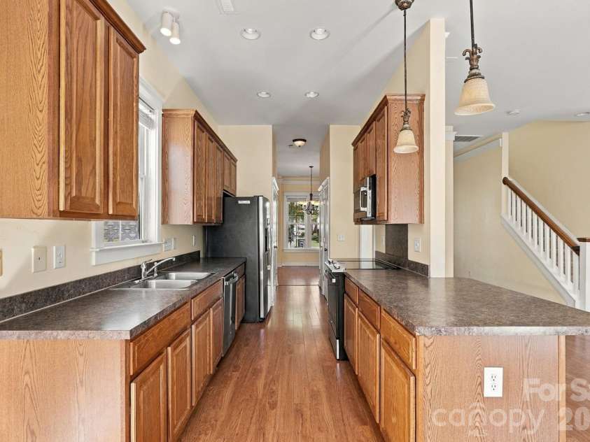 16411 Leavitt Lane, Davidson, NC 28036.  MLS# CAR4429134, YatesRealty ID 54472. 