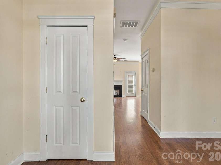 16411 Leavitt Lane, Davidson, NC 28036.  MLS# CAR4429134, YatesRealty ID 54472. 