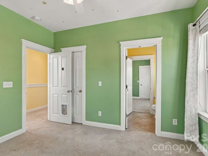 16411 Leavitt Lane, Davidson, NC 28036.  MLS# CAR4429134, YatesRealty ID 54472. 