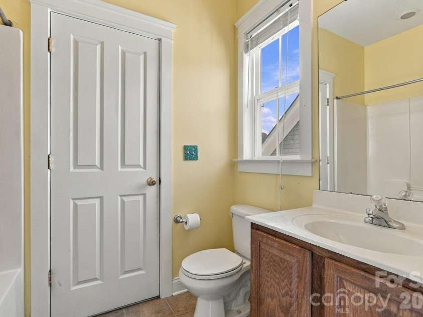 16411 Leavitt Lane, Davidson, NC 28036.  MLS# CAR4429134, YatesRealty ID 54472. 
